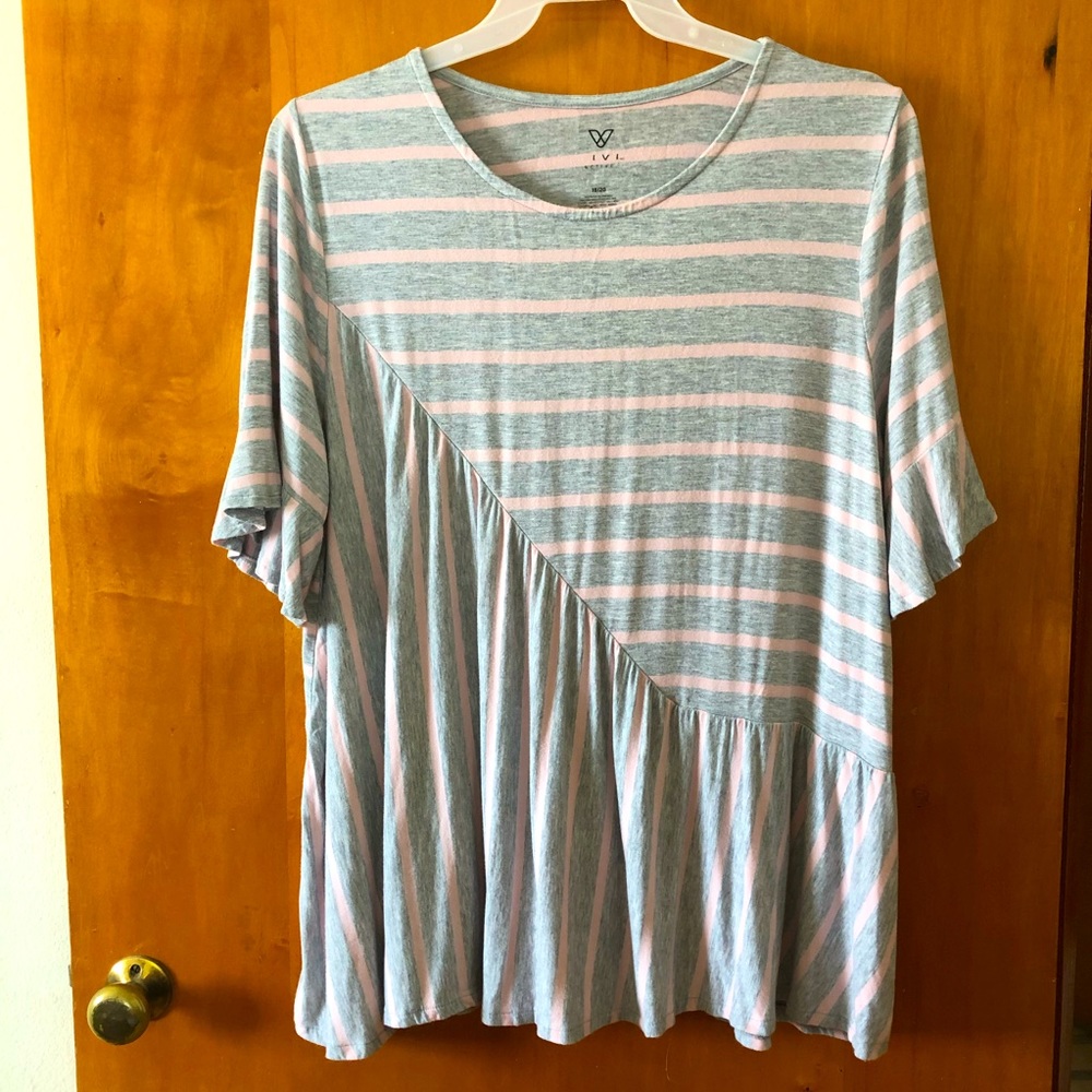 Livi Active Ruffled Bottom Shirt